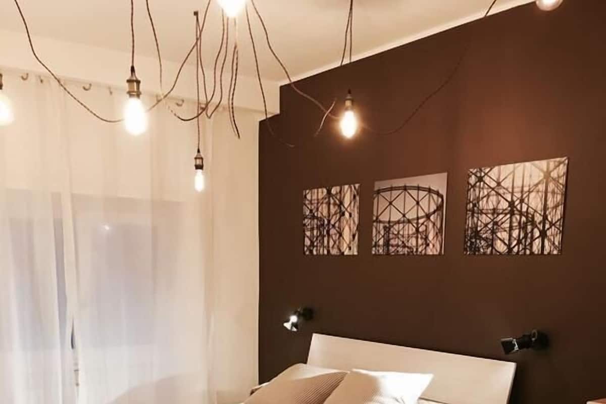 Kamar Double | Meja kerja, kedap suara, Wi-Fi gratis, dan seprai linen