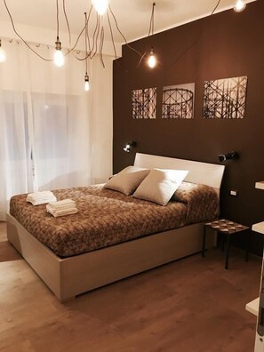 Double Room | Desk, soundproofing, free WiFi, bed sheets - Verrazzano 37 Guest House (Rome)