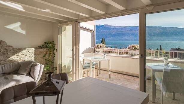Unclassified image, 1 of 53, button - Vista Lago (Toscolano Maderno)
