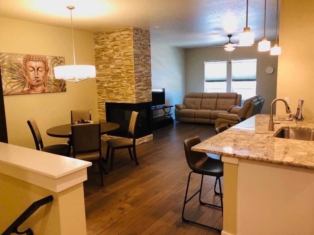 New and Modern Northend Townhome