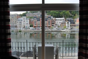 Ropa de cama de alta calidad, minibar y decoración personalizada 