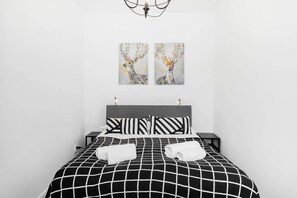 1 habitación, tabla de planchar con plancha, wifi y ropa de cama 