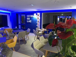 Breakfast, lunch, dinner served; local cuisine  - Hotel du Lac d'Arjuzanx (Morcenx-la-Nouvelle)