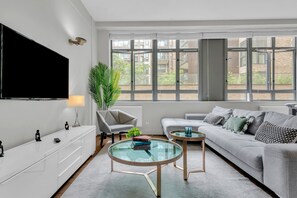 Living area - Luxurious Lawrence House Serviced Apartment (London)