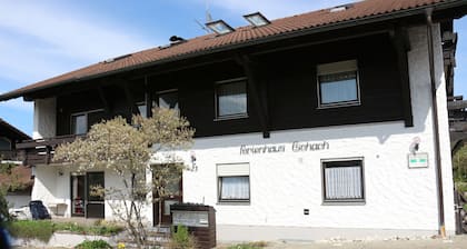 Ferienwohnung mit Terrasse und kleinem Garten