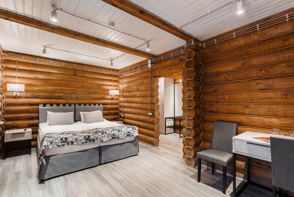 コンフォート ダブルルーム (Podkova) | セーフティボックス (室内)、デスク、アイロン / アイロン台、WiFi (無料)