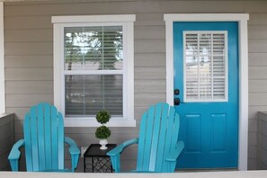 Terrace/patio - Beautiful Cottage, Short Walk to Downtown! No Extra Management Fees (Blue Ridge)