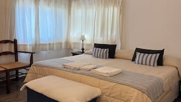 Caja de seguridad en la habitación, wifi gratis y ropa de cama
