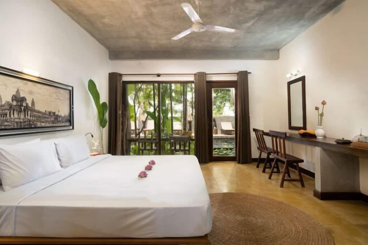 Pillow-top beds, desk, laptop workspace, blackout curtains