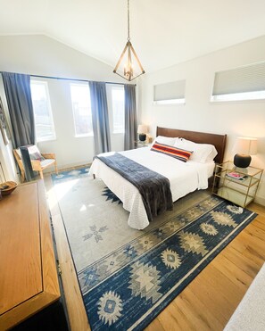 3 bedrooms, desk, iron/ironing board, travel cot