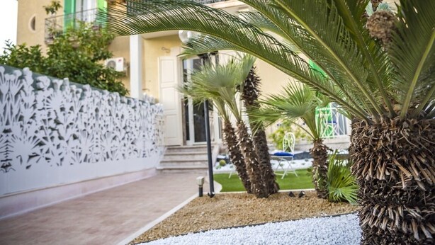 Unclassified image, 1 of 15, button - Exclusive room in B&b (Giovinazzo)