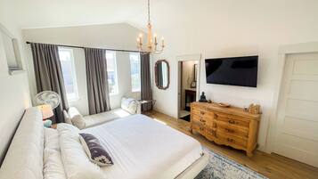 3 chambres, coffres-forts dans les chambres, fer et planche à repasser