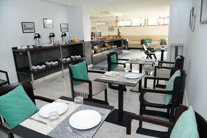 Tägliches inbegriffenes Frühstücksbuffet