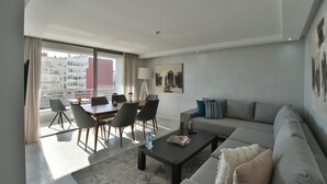 ห้องแฟมิลี่สวีท, 2 ห้องนอน, 2 ห้องน้ำ (L'horizon) | บริเวณนั่งเล่น