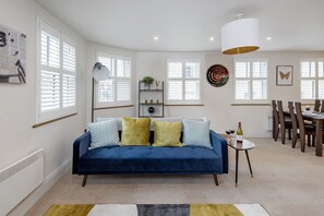 Deluxe Apartment | Living area