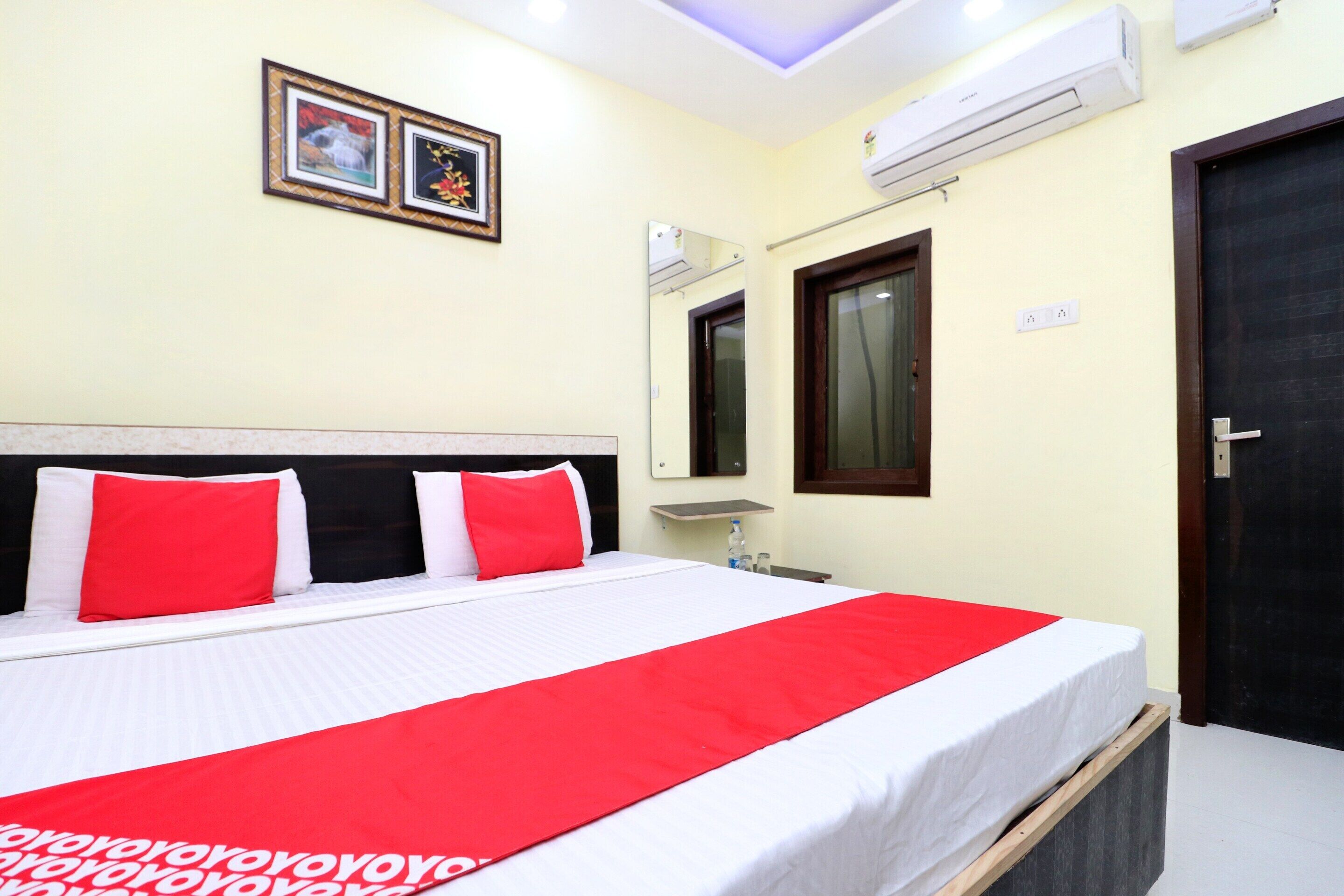 Standard Double Room | Free WiFi, bed sheets