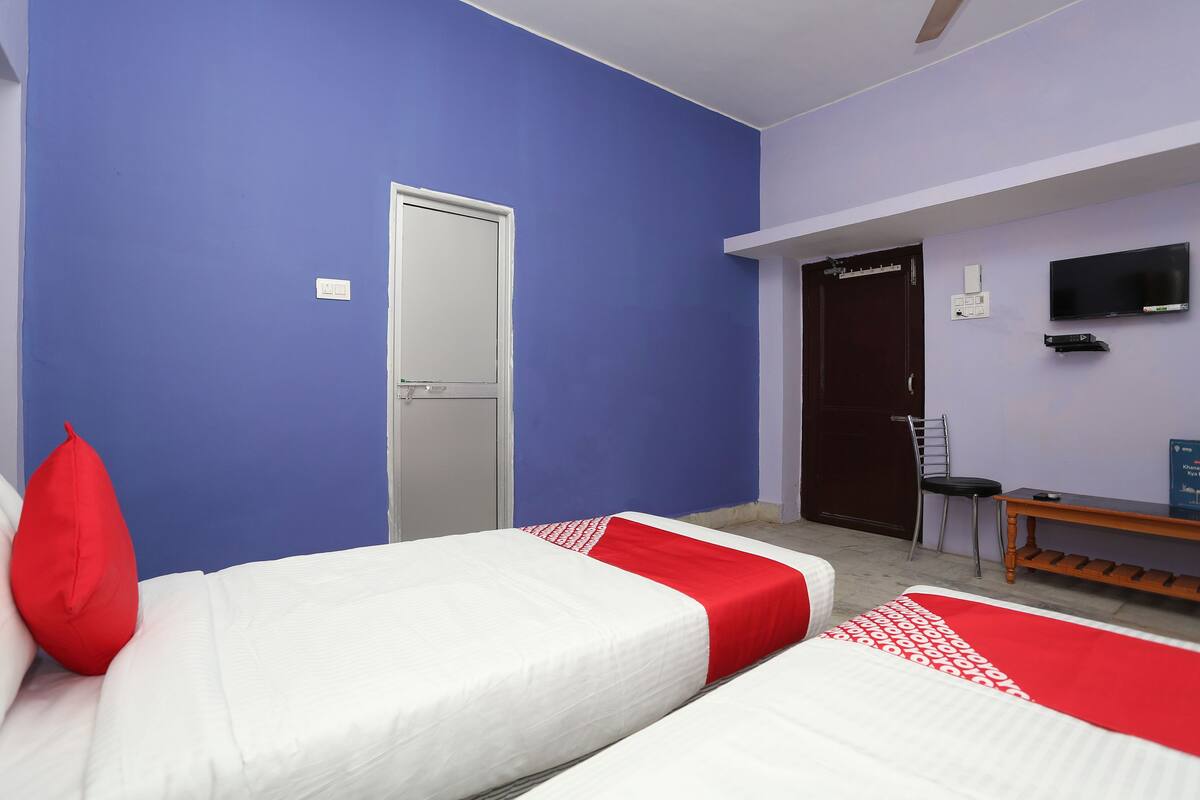 Double or Twin Room | Free WiFi, bed sheets