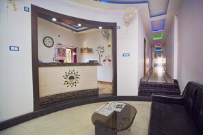 Reception - OYO 27984 Hotel Debdutta (Cooch Behar)