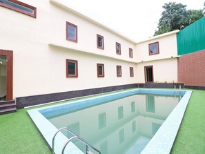 Pool - OYO 44370 Vaikunth Resort (Shahpur)