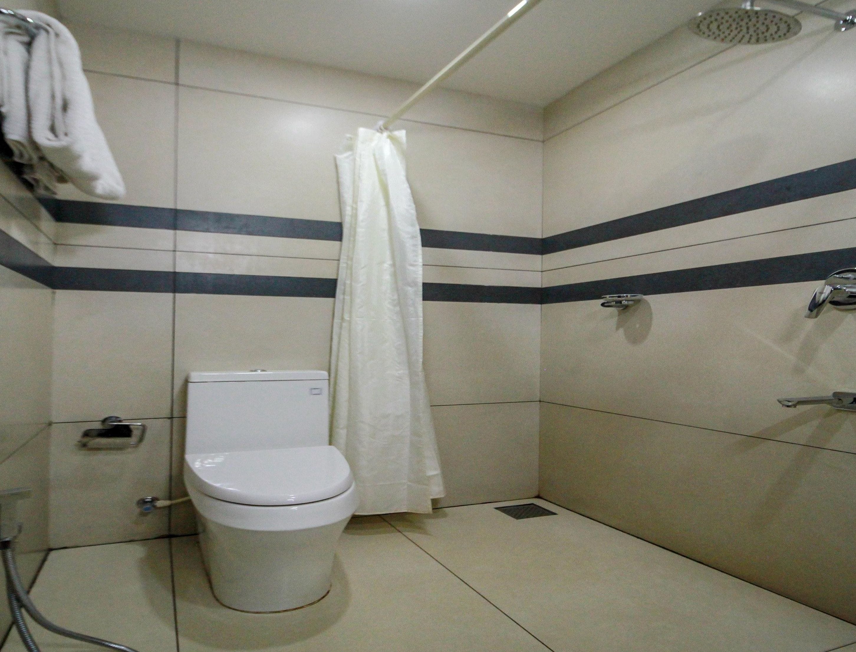double or twin room | bathroom | free toiletries, towels