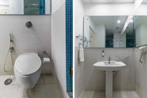 Double or Twin Room | Bathroom