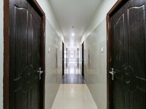Lobby - OYO 29000 SRK Inn (Visakhapatnam)