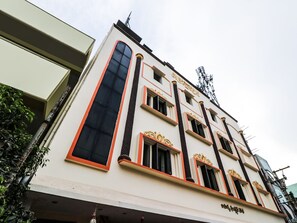 Exterior - OYO 29000 SRK Inn (Visakhapatnam)