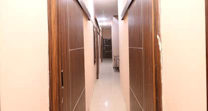 OYO 35497 Hotel Kapoor Residency