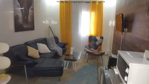 Departamento, 2 habitaciones | Cocineta privada | Refrigerador, microondas, parrilla de estufa y utensilios de cocina
