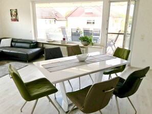 Appartement Confort, 3 chambres | Aire de séjour
