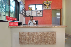 Reception - OYO 28363 Hotel Sai Icon Residency (Kalyan)