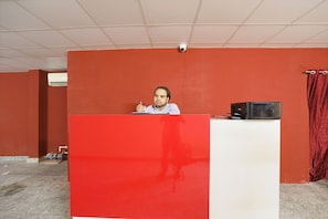 Reception - OYO 45288 Hotel 2 Yaars (New Delhi)