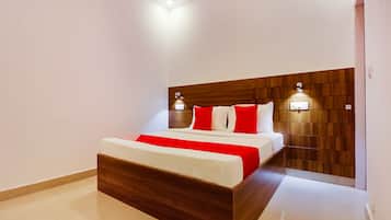 Double or Twin Room | Laptop workspace, bed sheets