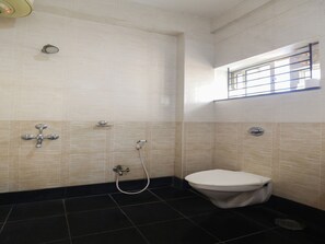 Double or Twin Room | Bathroom