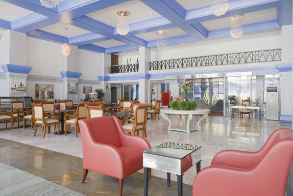 Restaurant - Capital O 44162 Royal Palms Hotel - Rose Collection (Mumbai)