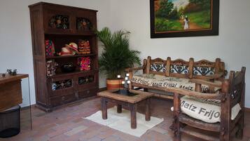 Coin salon dans le hall