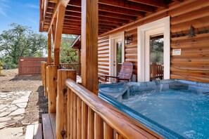 Outdoor spa tub - Arktos Jewel #589 (Big Bear City)