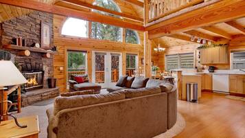 House, Berbilang Katil, Hot Tub, Mountain View (589) | Ruang tamu | Pendiangan