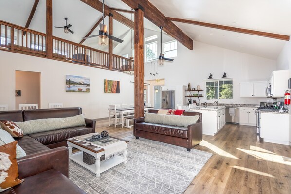 Unclassified image, 1 of 25, button