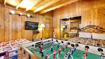 House, Multiple Beds, Patio, Mountain View (621) | Game room