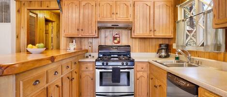 Rumah, Beberapa Tempat Tidur, patio, pemandangan gunung (621) | Dapur pribadi | Mesin pembuat kopi/teh