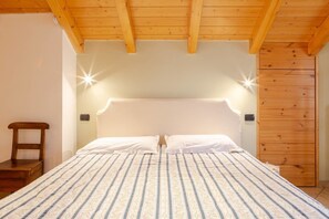 Individually decorated, individually furnished, desk, blackout curtains - B&B Popai (Montecrestese)