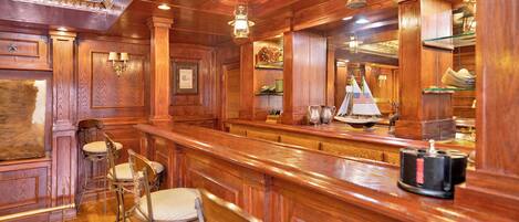 House, Multiple Beds, Hot Tub, Mountain View (735) | Private kitchen