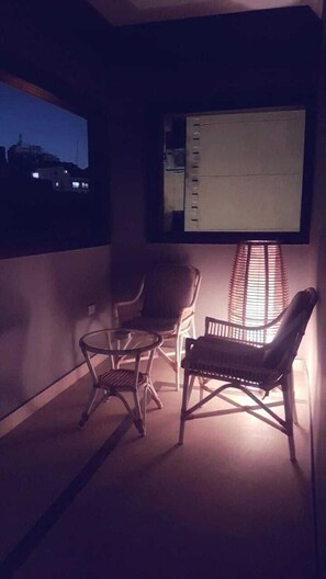 إطلالة على الشارع