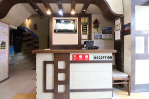 Reception - OYO 30100 Lucky Guest House (Amritsar)