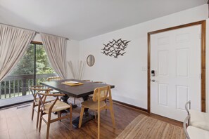 Dining - Lazy Turtle VACA 1st Floor Rental - Amelia Island....2nd Fl is Lazy Turtle Too (Fernandina Beach)
