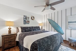 2 makuuhuonetta, työpöytä, silitysrauta/-lauta, ilmainen Wi-Fi