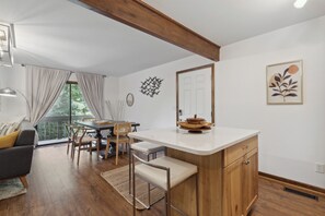 Dining - Lazy Turtle VACA 1st Floor Rental - Amelia Island....2nd Fl is Lazy Turtle Too (Fernandina Beach)