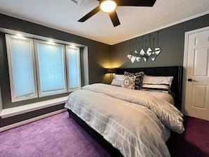 4 bedrooms, desk, iron/ironing board, free WiFi - Spacious Pet Friendly Home w/Game & Exercise Room (Harbor Springs)