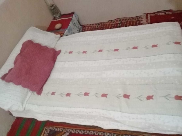 Free WiFi, bed sheets